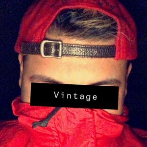 Meet your Posher, Dennis